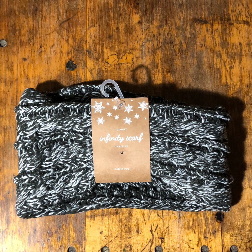 Infinity scarf, grey black white marled, NWT